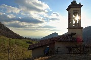 73 Alla Chiesa di S. Barnaba di Salmezza con Filaressa sullo sfondo 